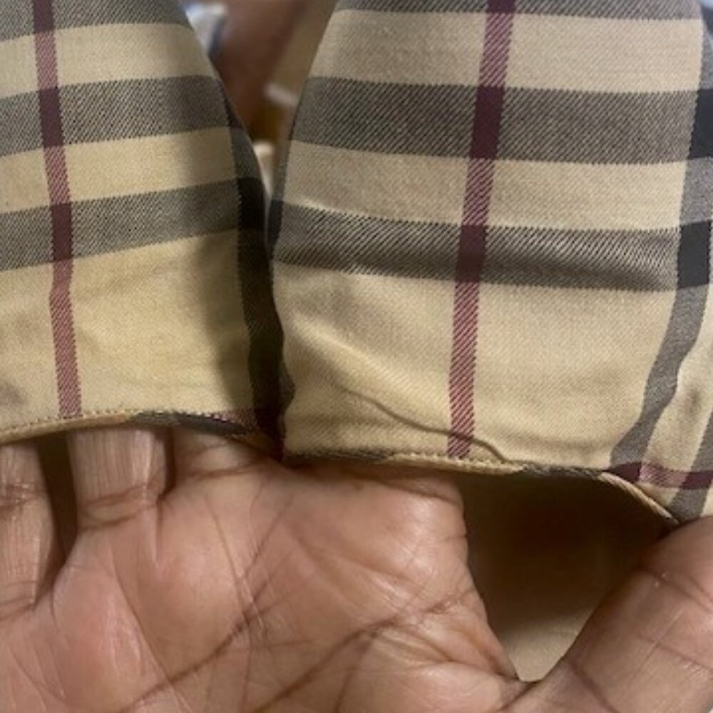 Authentic Burberry - Picture 4 of 9